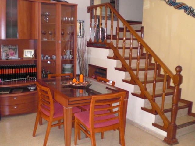 3 makuuhuone Bungalow vuokrattavana paikassa Cabo de las Huertas, Alicante kaupunki mukana uima-altaan 
autotalli - 1 300 € (Ref: 9911526)
