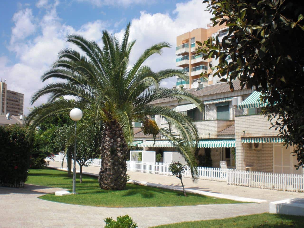 3 makuuhuone Bungalow vuokrattavana paikassa Cabo de las Huertas mukana uima-altaan 
autotalli - 1 300 € (Ref: 9911526)