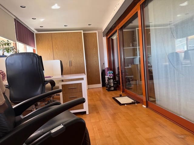 4 makuuhuone Asunto myytävänä paikassa Paus - Poligono San Blas, Alicante kaupunki - 530 000 € (Ref: 9911681)
