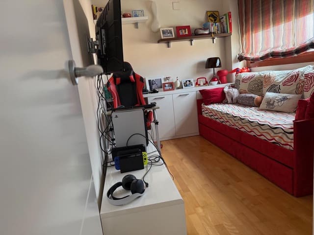 4 makuuhuone Asunto myytävänä paikassa Paus - Poligono San Blas, Alicante kaupunki - 530 000 € (Ref: 9911681)
