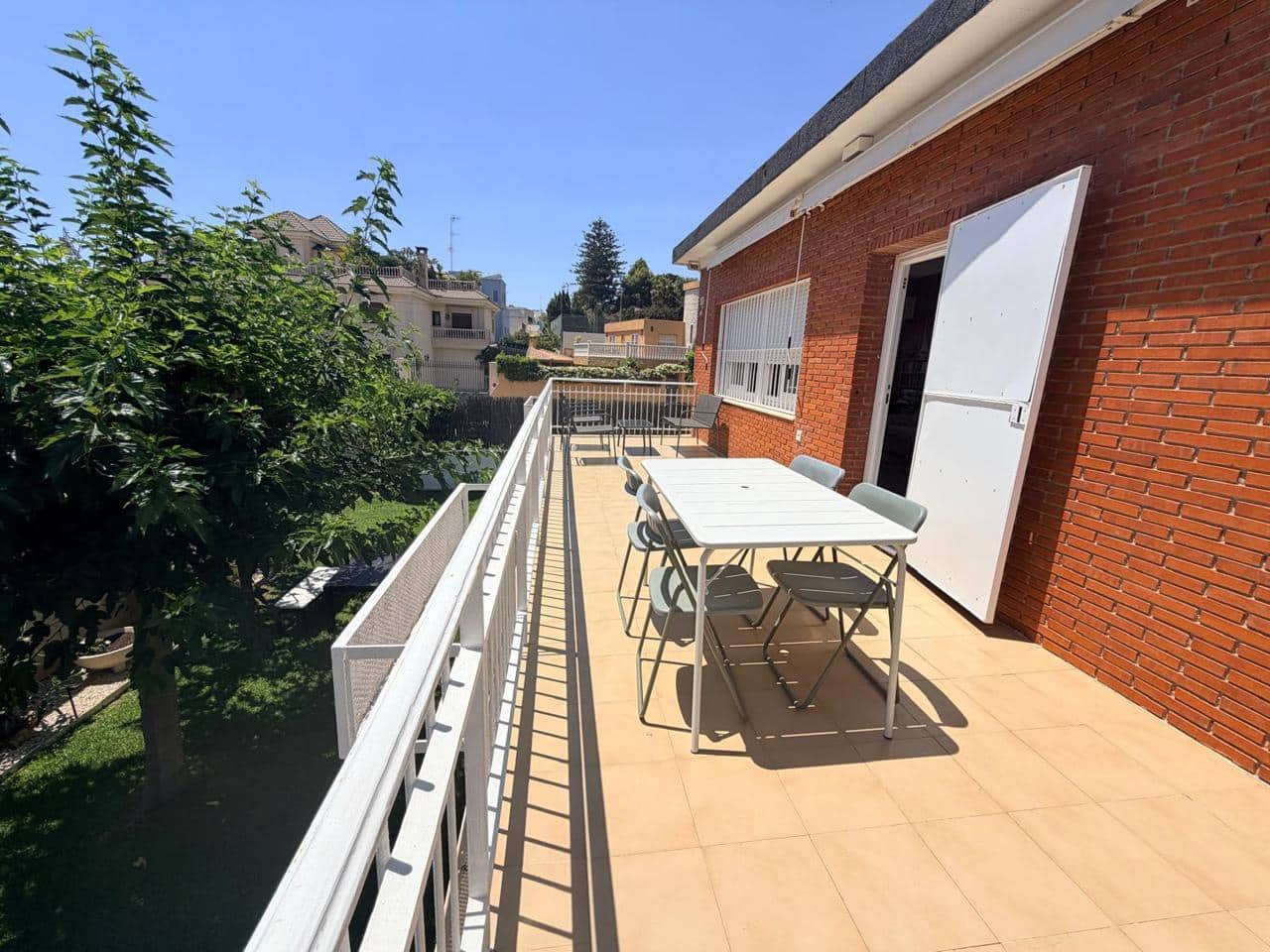 4 camera da letto Villa da affittare in Alicante citta con garage - 3.600 € (Rif: 9944960)