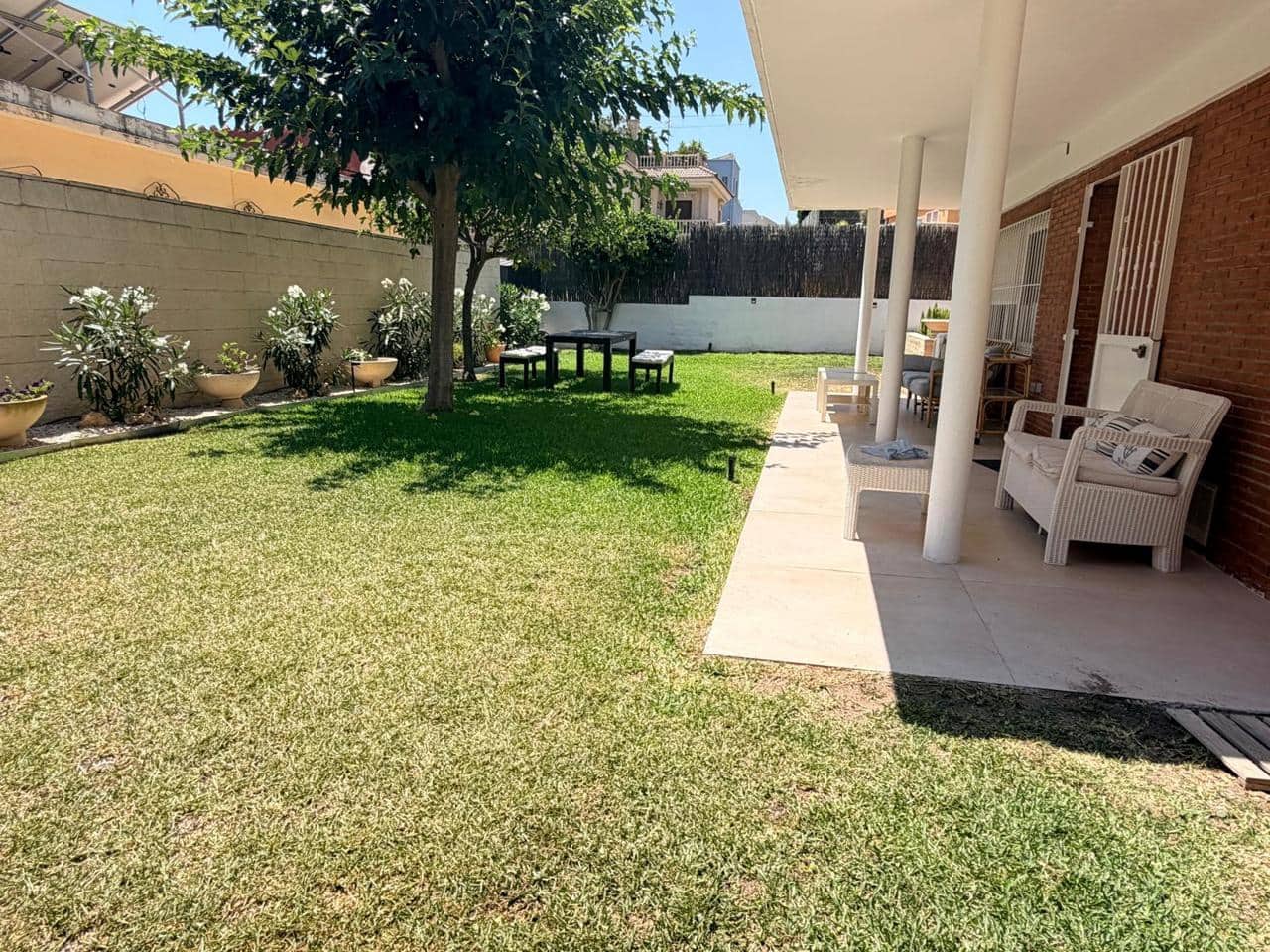 4 camera da letto Villa da affittare in Alicante citta con garage - 3.600 € (Rif: 9944960)