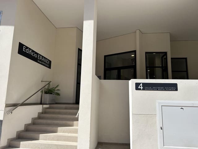 2 soveværelse Lejlighed til salg i Florida Baja, Alicante by med garage - € 330.000 (Ref: 9981676)