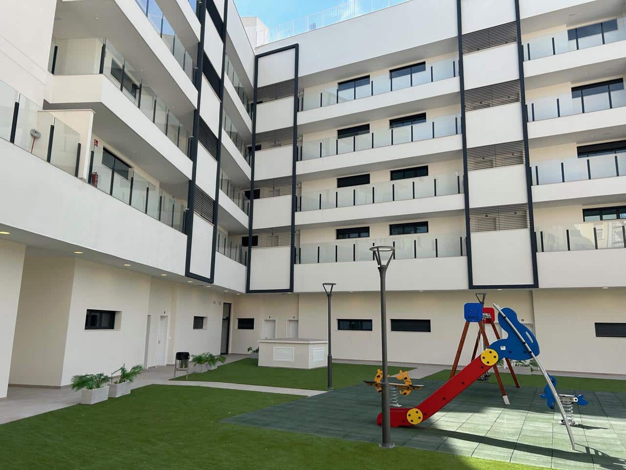 2 sovrum Lägenhet till salu i Alicante stad med garage - 330 000 € (Ref: 9981676)