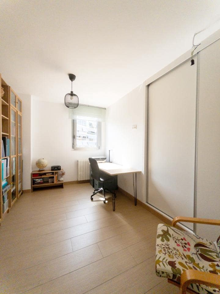 Piso de 4 habitaciones en Alicante / Alacant ciudad en venta con piscina garaje - 750.000 € (Ref: 9999143)