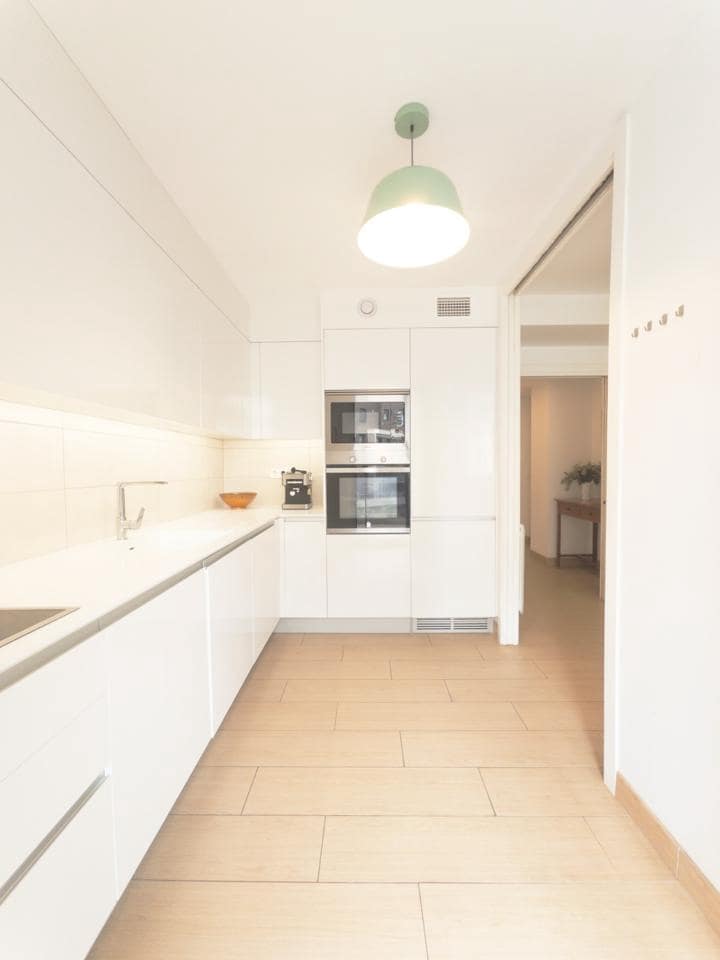 Piso de 4 habitaciones en Alicante / Alacant ciudad en venta con piscina garaje - 750.000 € (Ref: 9999143)