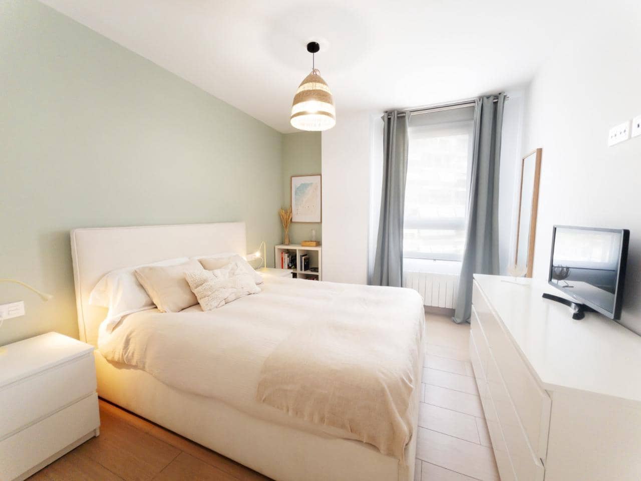 Piso de 4 habitaciones en Alicante / Alacant ciudad en venta con piscina garaje - 750.000 € (Ref: 9999143)