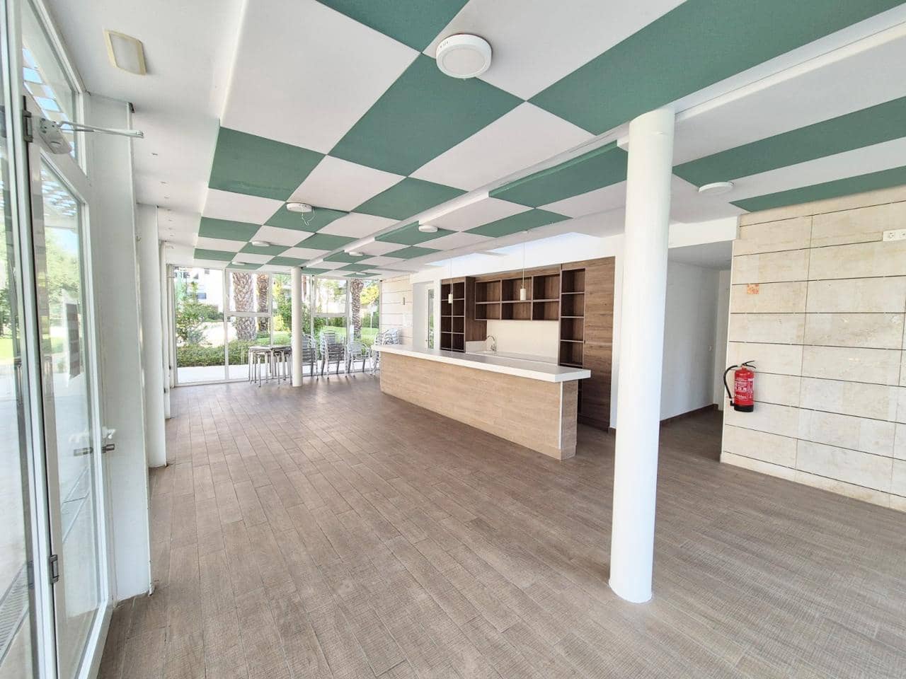 Piso de 4 habitaciones en Alicante / Alacant ciudad en venta con piscina garaje - 750.000 € (Ref: 9999143)