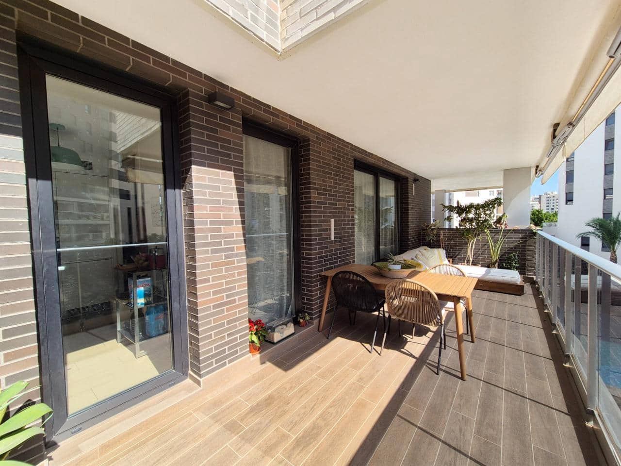 Piso de 4 habitaciones en Alicante / Alacant ciudad en venta con piscina garaje - 750.000 € (Ref: 9999143)