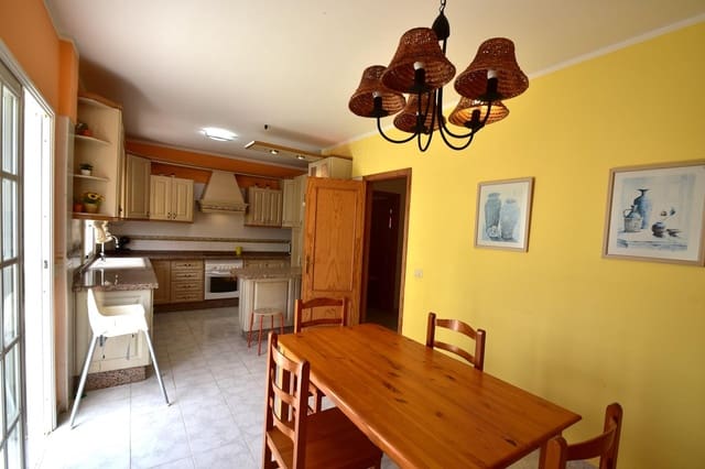 3 bedroom Terraced Villa for rent in Fasnia with garage - € 1,300 (Ref: 8678369)