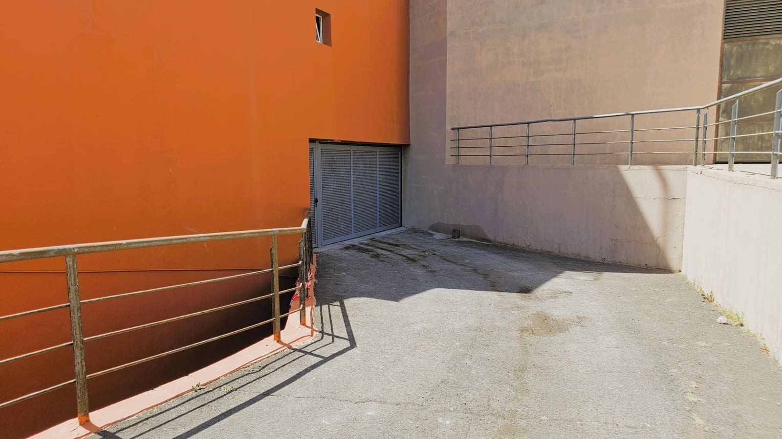 Garage til salg i Radazul - € 15.000 (Ref: 8907550)