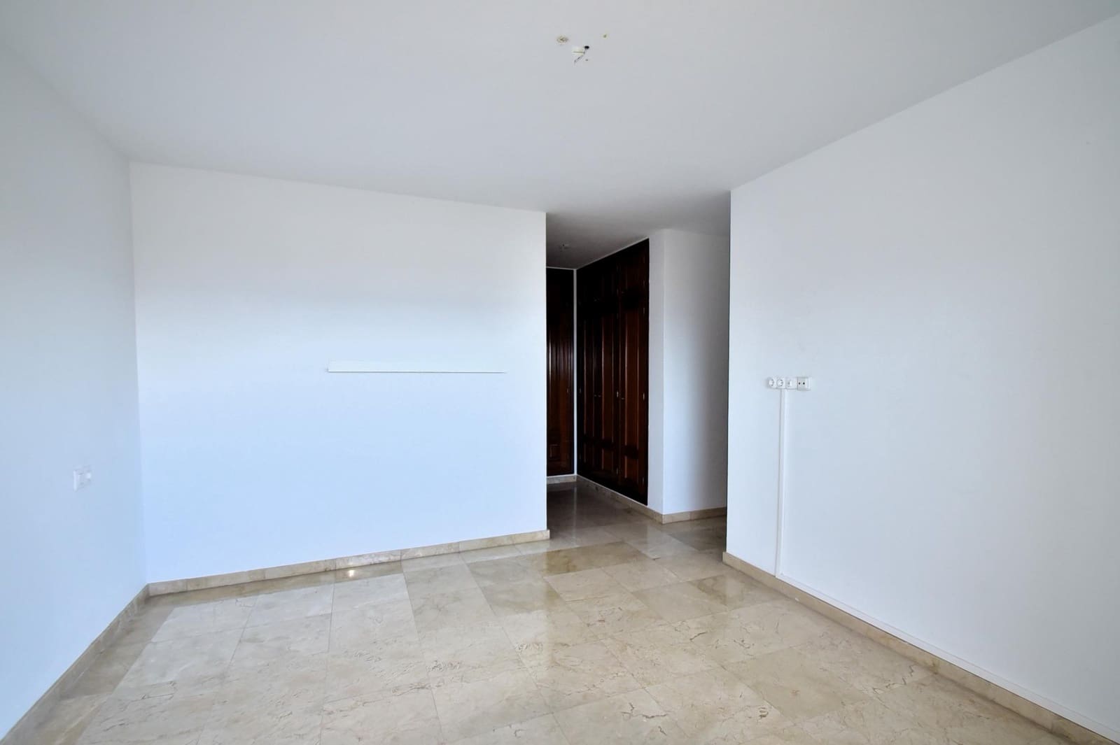 3 bedroom Penthouse for rent in Santa Cruz de Tenerife with garage - € 1,850 (Ref: 8915470)