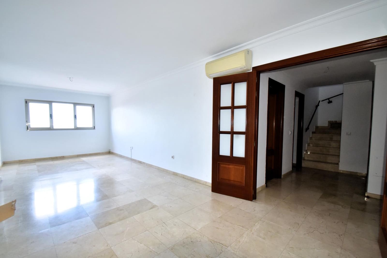 3 bedroom Penthouse for rent in Santa Cruz de Tenerife with garage - € 1,850 (Ref: 8915470)