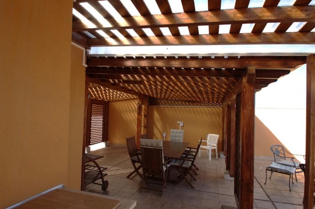 Penthouse de 3 chambres à louer à Santa Cruz de Tenerife avec garage - 1 850 € (Ref: 8915470)