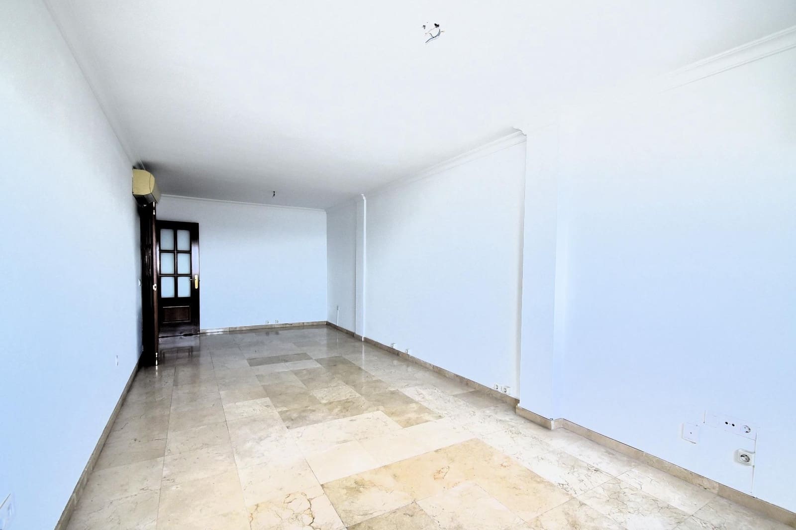 3 bedroom Penthouse for rent in Santa Cruz de Tenerife with garage - € 1,850 (Ref: 8915470)