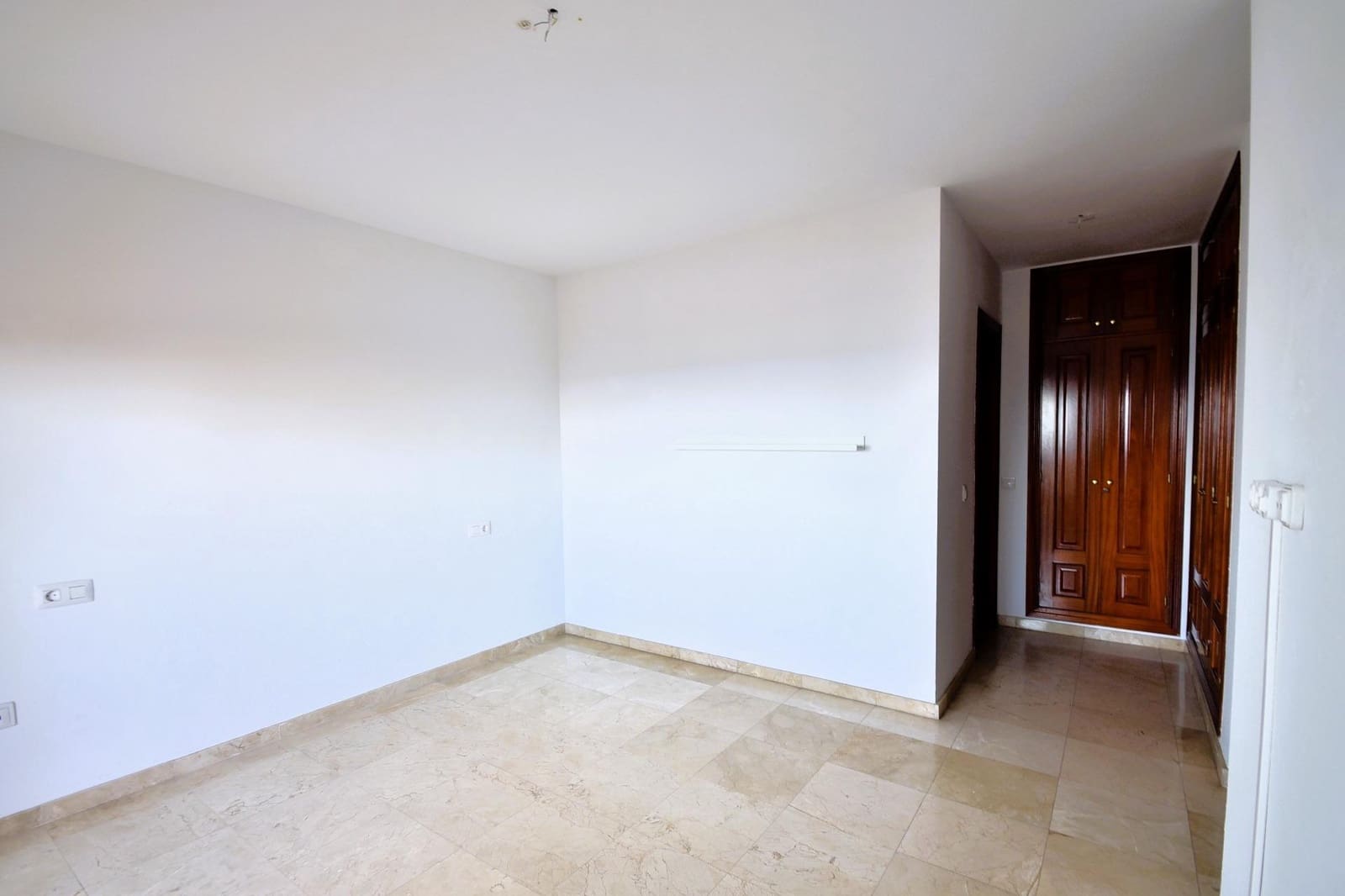 3 bedroom Penthouse for rent in Santa Cruz de Tenerife with garage - € 1,850 (Ref: 8915470)