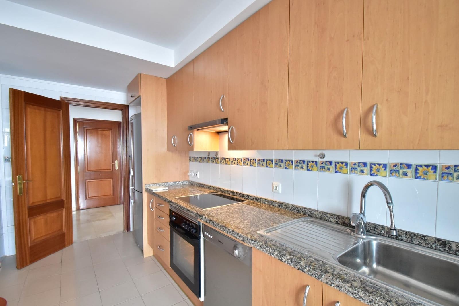 3 bedroom Penthouse for rent in Santa Cruz de Tenerife with garage - € 1,850 (Ref: 8915470)