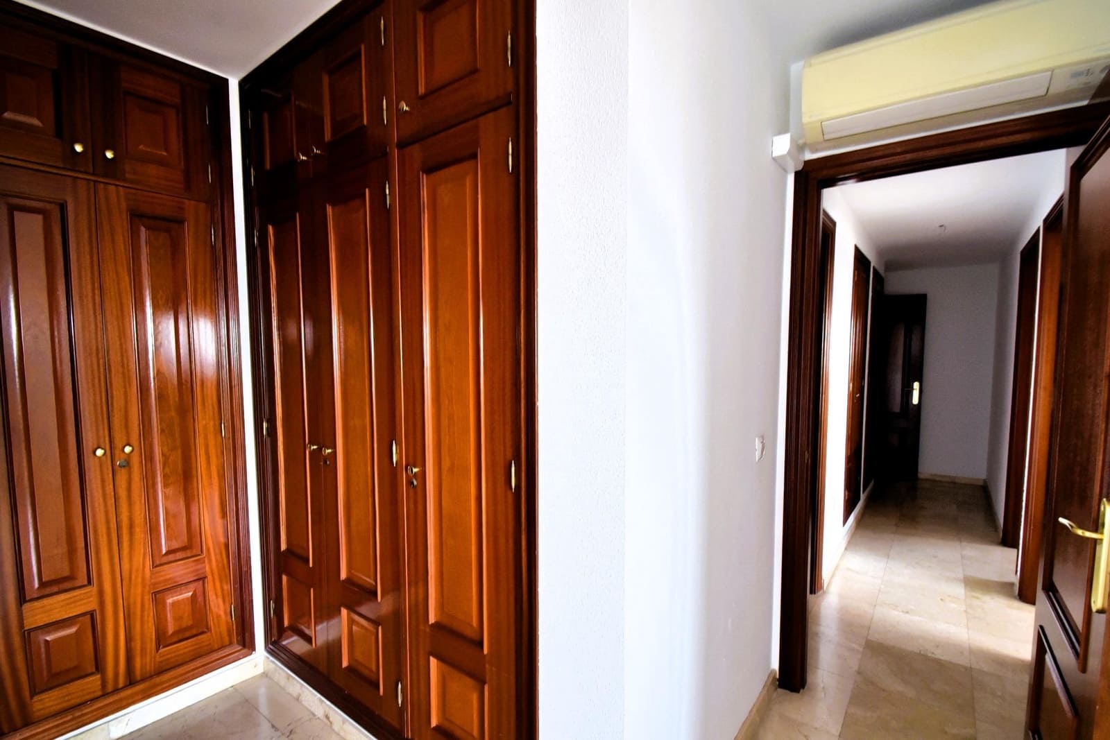 3 bedroom Penthouse for rent in Santa Cruz de Tenerife with garage - € 1,850 (Ref: 8915470)