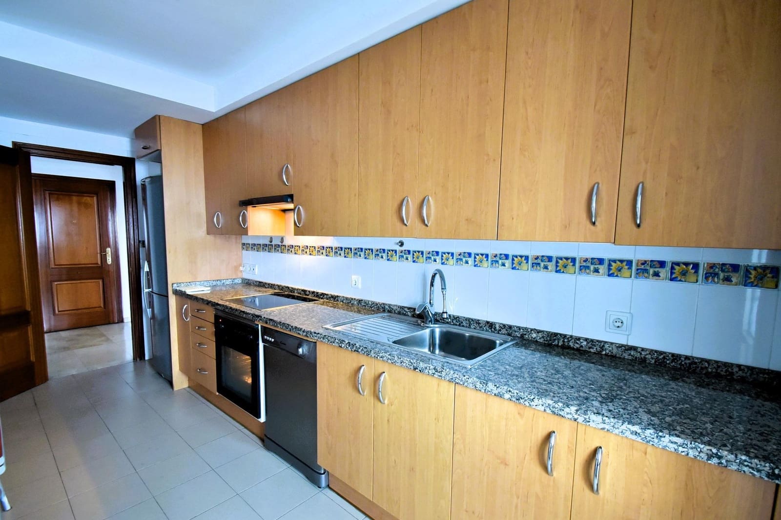 3 bedroom Penthouse for rent in Santa Cruz de Tenerife with garage - € 1,850 (Ref: 8915470)