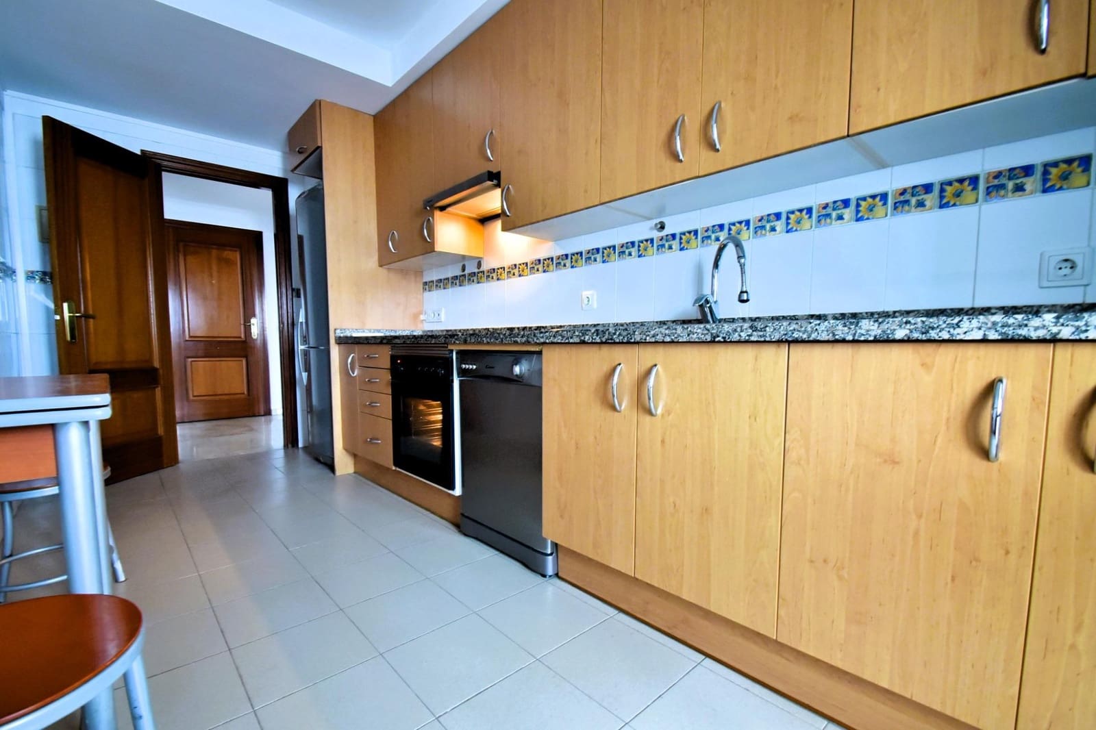 3 bedroom Penthouse for rent in Santa Cruz de Tenerife with garage - € 1,850 (Ref: 8915470)