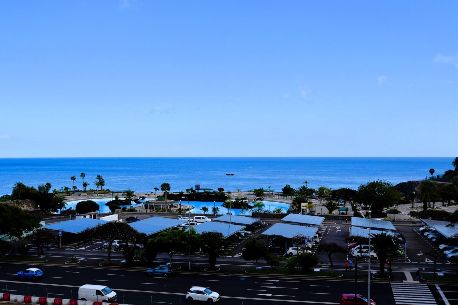 3 bedroom Penthouse for rent in Santa Cruz de Tenerife with garage - € 1,850 (Ref: 8915470)