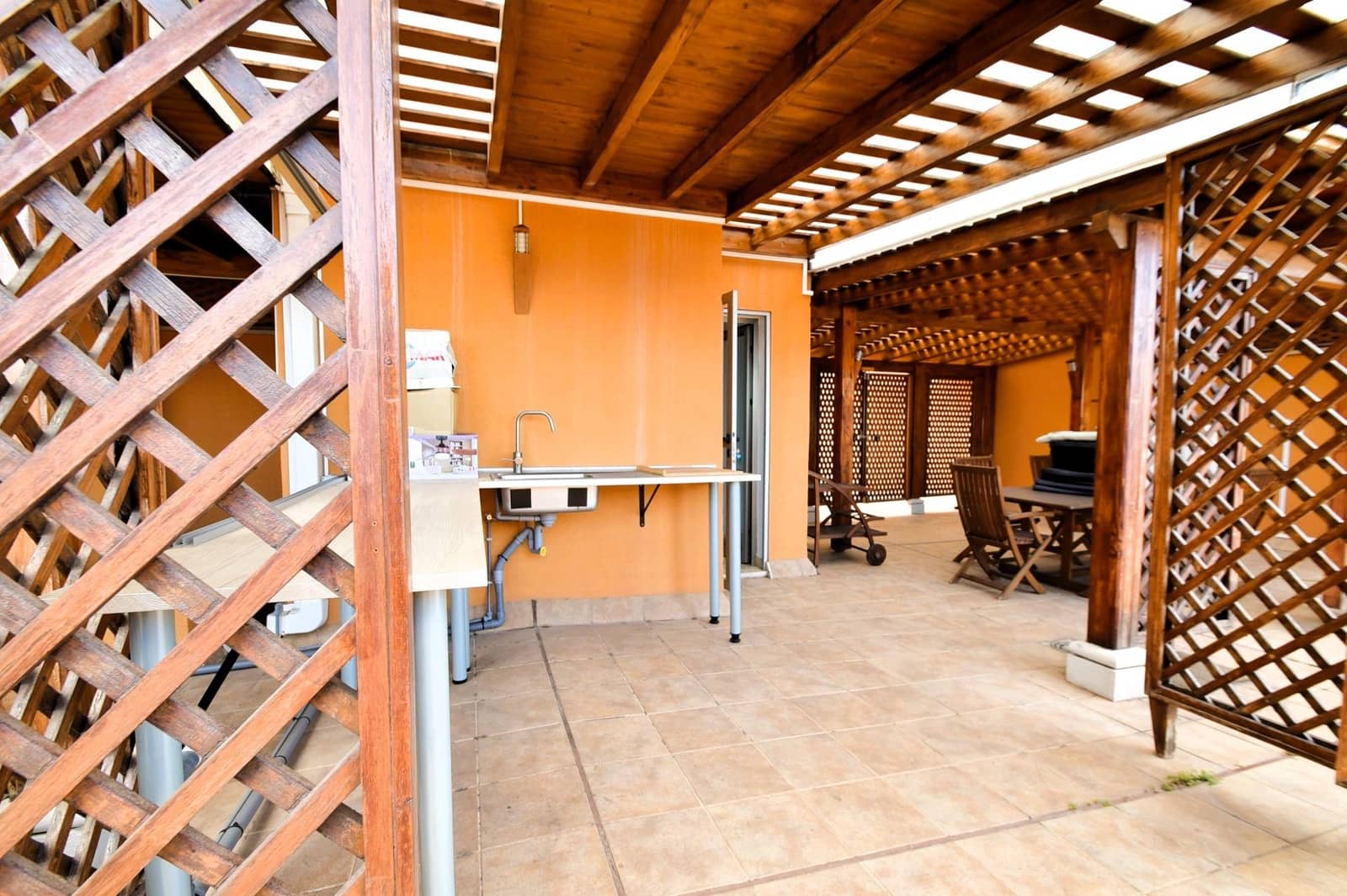 3 bedroom Penthouse for rent in Santa Cruz de Tenerife with garage - € 1,850 (Ref: 8915470)