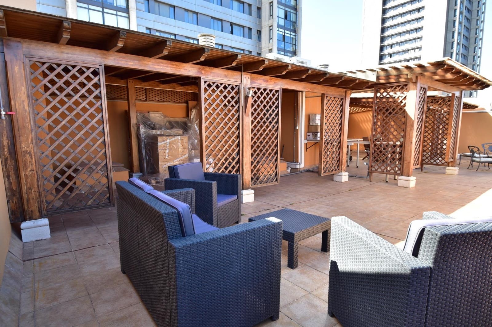 3 bedroom Penthouse for rent in Santa Cruz de Tenerife with garage - € 1,850 (Ref: 8915470)