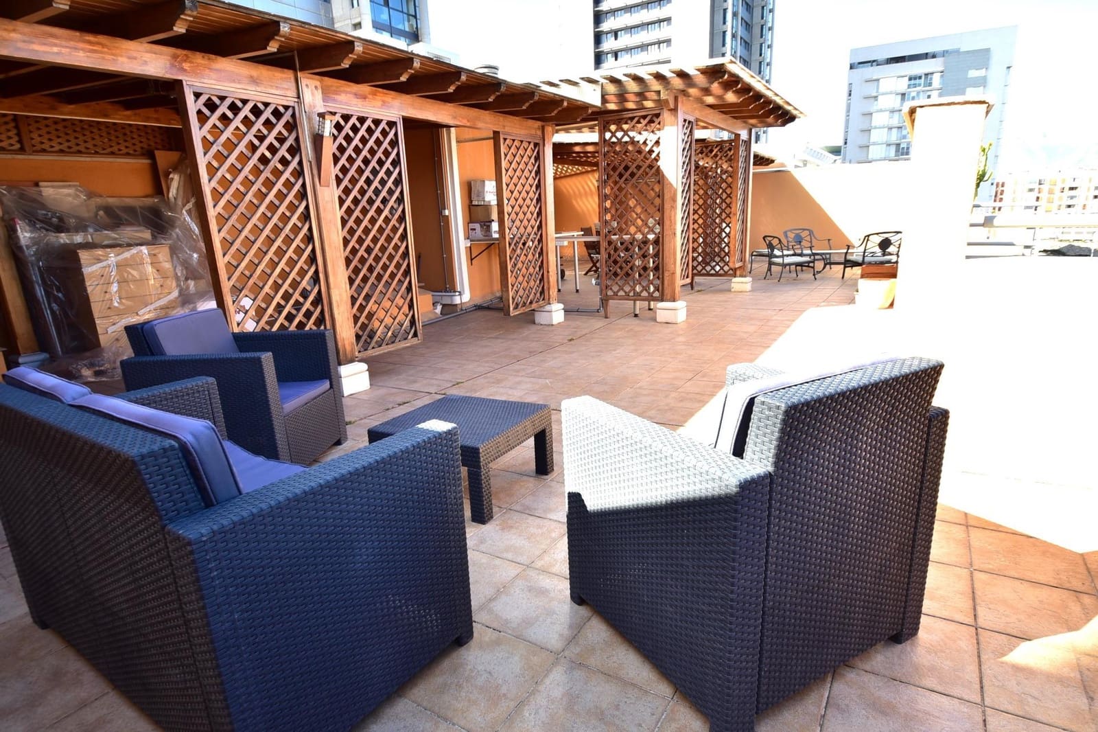 3 bedroom Penthouse for rent in Santa Cruz de Tenerife with garage - € 1,850 (Ref: 8915470)