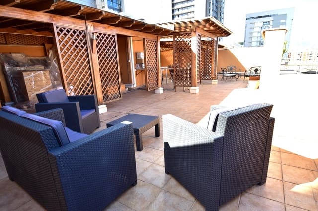 Penthouse de 3 chambres à louer à Santa Cruz de Tenerife avec garage - 1 850 € (Ref: 8915470)