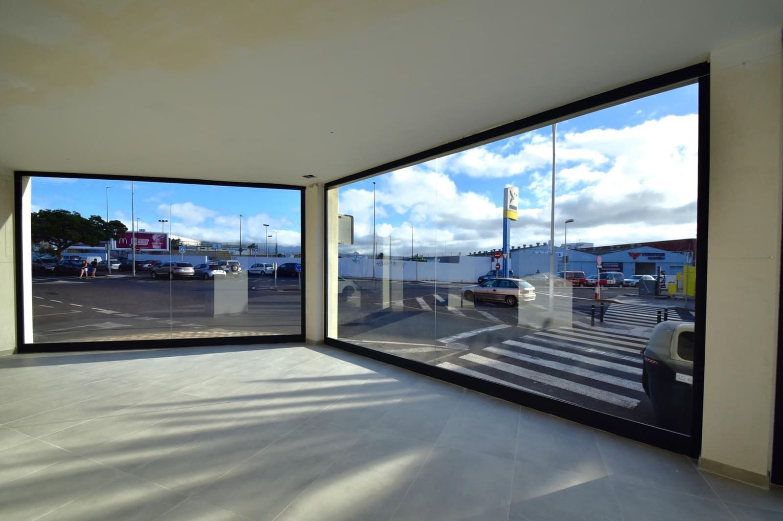 Commercial for rent in San Cristobal de La Laguna - € 2,841 (Ref: 9310829)