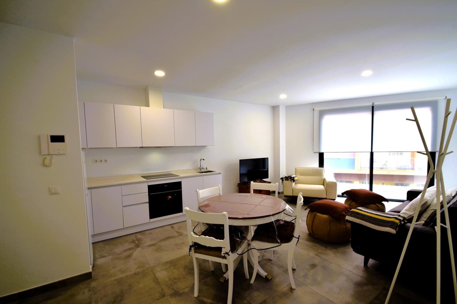 2 bedroom Flat for rent in San Cristobal de La Laguna - € 1,250 (Ref: 9310830)