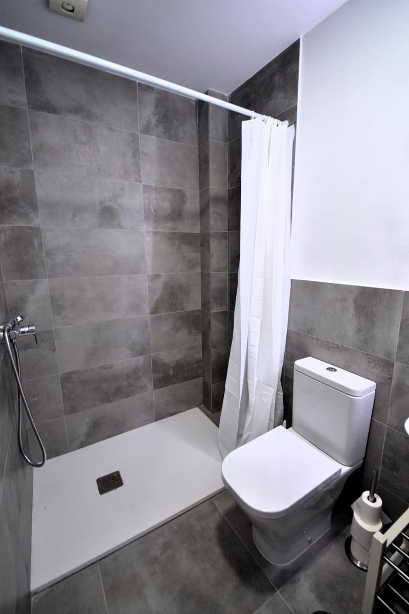 2 bedroom Flat for rent in San Cristobal de La Laguna - € 1,250 (Ref: 9310830)