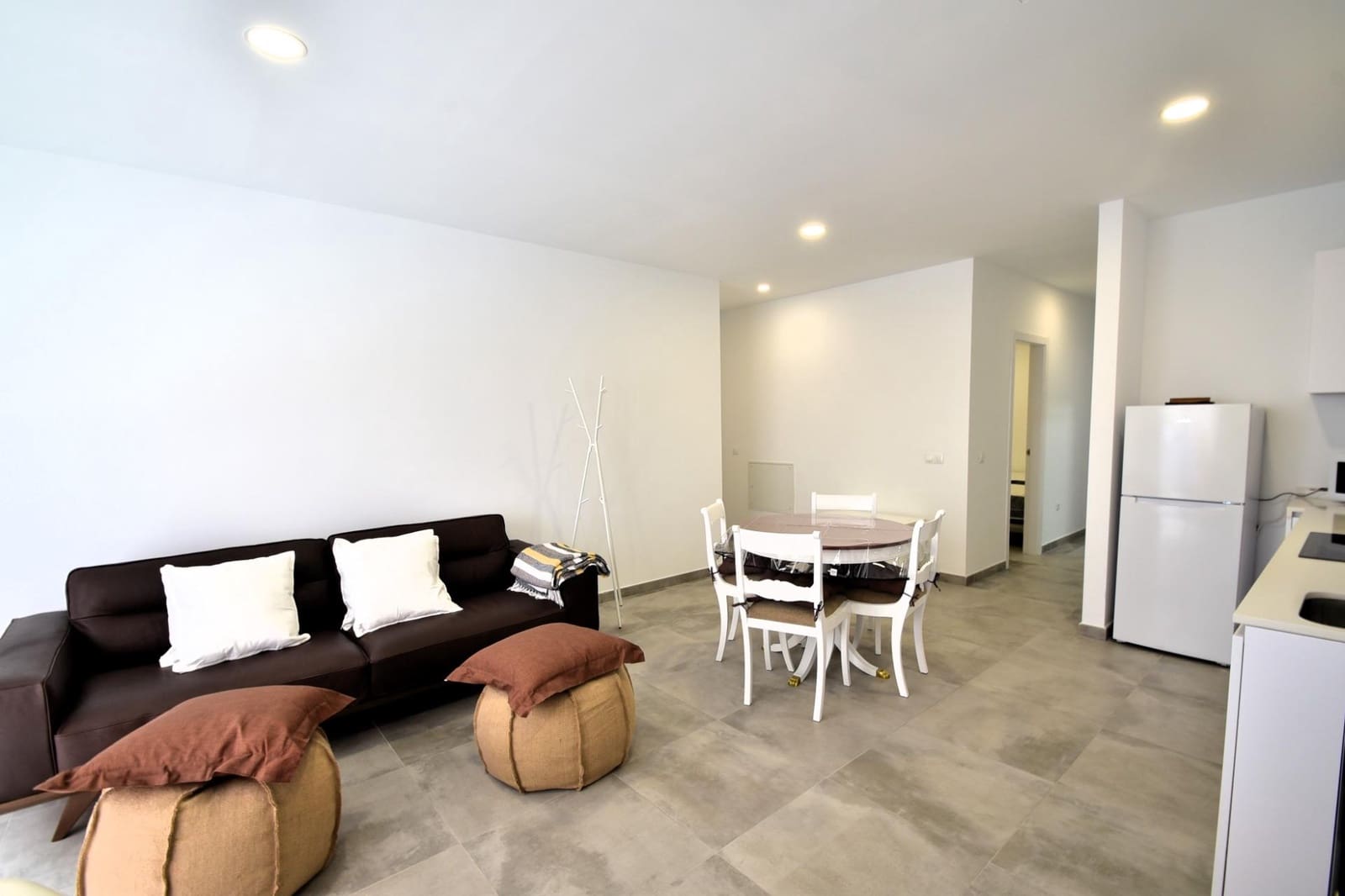 2 bedroom Flat for rent in San Cristobal de La Laguna - € 1,250 (Ref: 9310830)