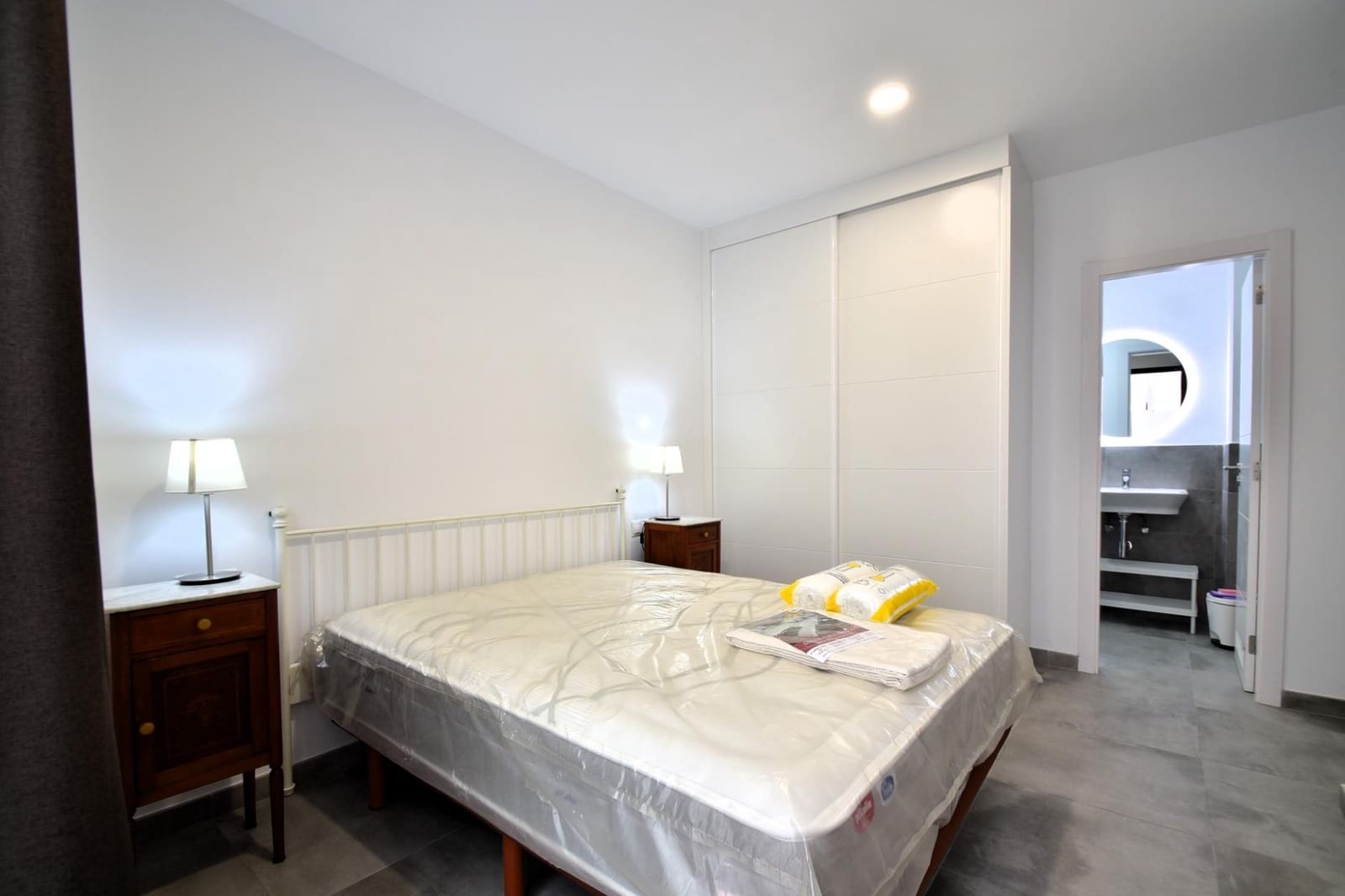 2 bedroom Flat for rent in San Cristobal de La Laguna - € 1,250 (Ref: 9310830)