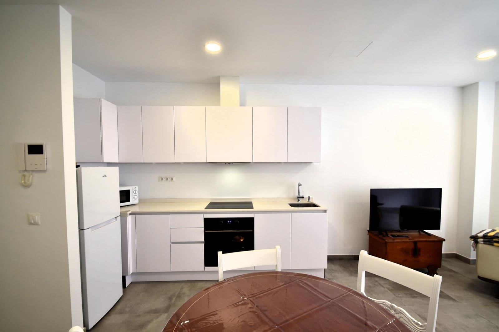 2 bedroom Flat for rent in San Cristobal de La Laguna - € 1,250 (Ref: 9310830)