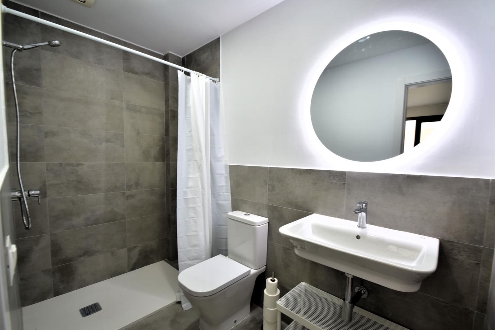 2 bedroom Flat for rent in San Cristobal de La Laguna - € 1,250 (Ref: 9310830)