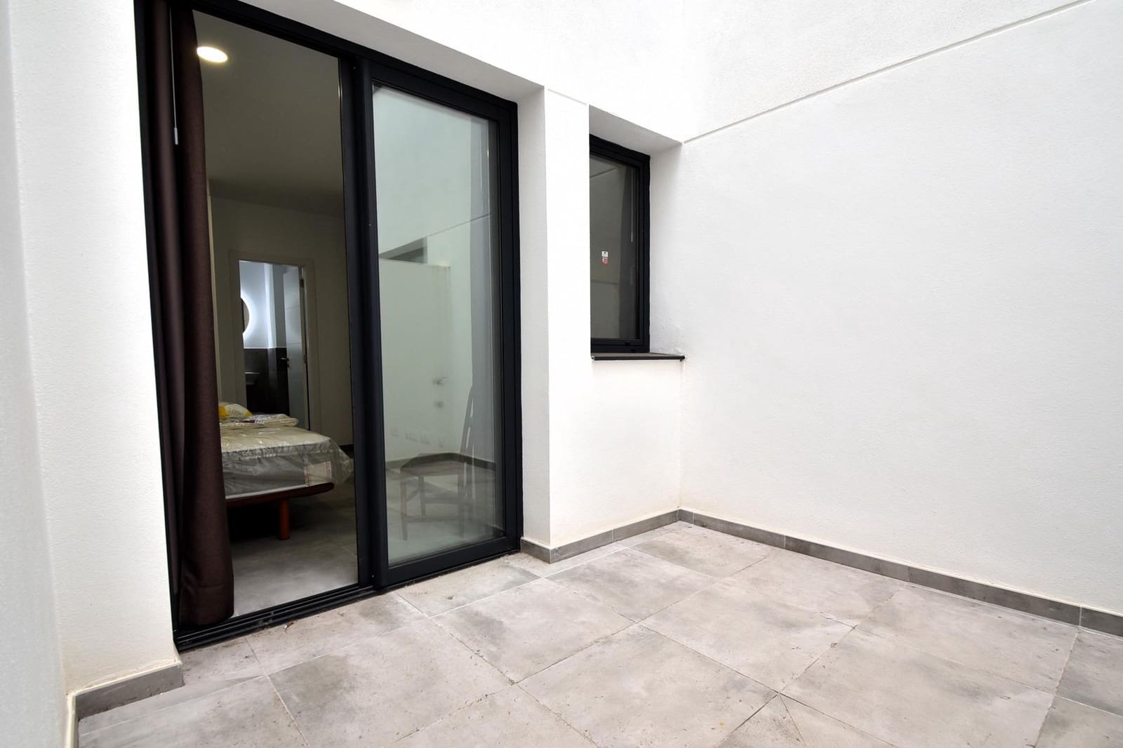 2 bedroom Flat for rent in San Cristobal de La Laguna - € 1,250 (Ref: 9310830)