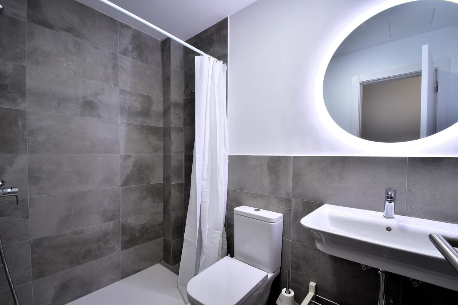 2 bedroom Flat for rent in San Cristobal de La Laguna - € 1,250 (Ref: 9310830)