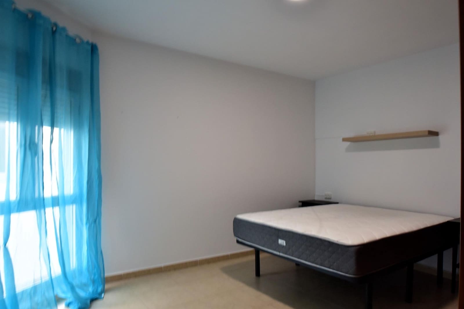 2 slaapkamer Flat te huur in Santa Cruz de Tenerife met garage - € 850 (Ref: 9474152)