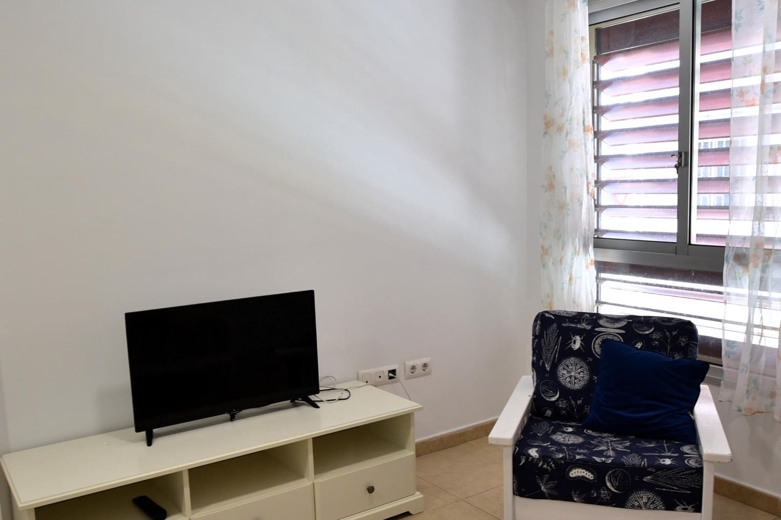 2 slaapkamer Flat te huur in Santa Cruz de Tenerife met garage - € 850 (Ref: 9474152)