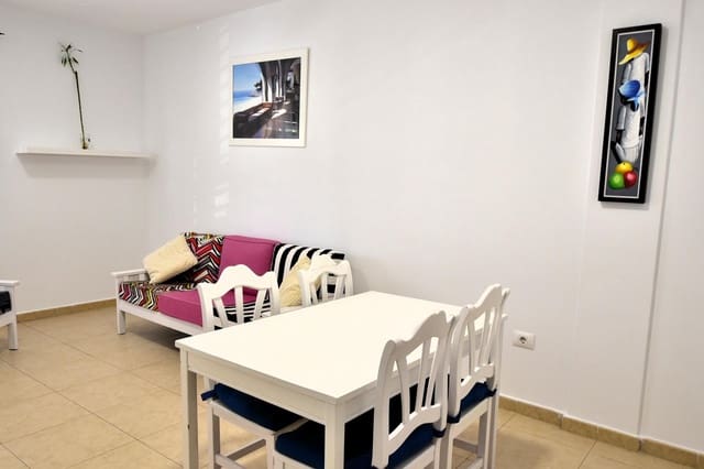 Appartement de 2 chambres à louer à Santa Cruz de Tenerife avec garage - 850 € (Ref: 9474152)