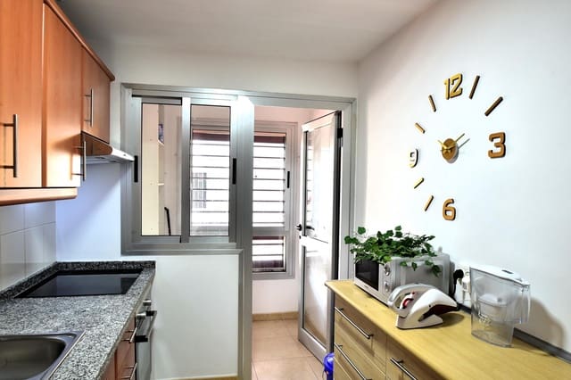 Appartement de 2 chambres à louer à Santa Cruz de Tenerife avec garage - 850 € (Ref: 9474152)