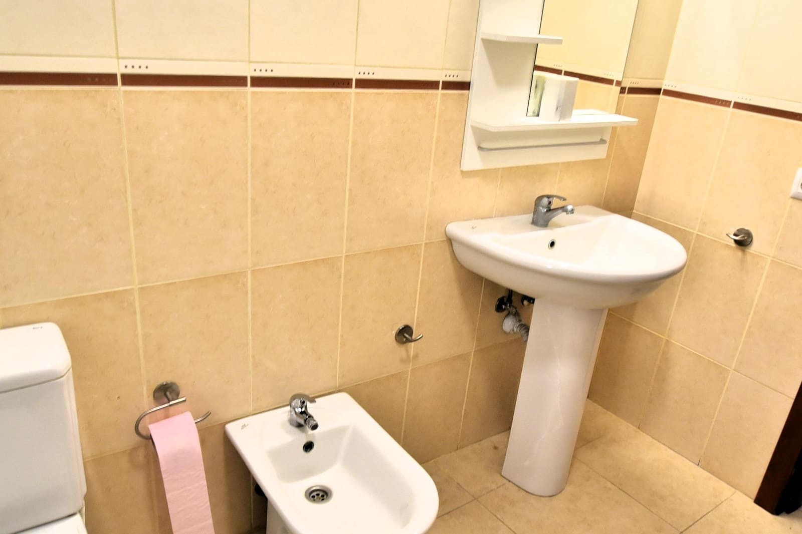 2 slaapkamer Flat te huur in Santa Cruz de Tenerife met garage - € 850 (Ref: 9474152)