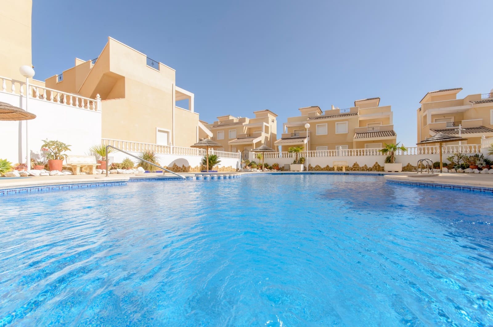 3 soveværelse Byhus til salg i San Miguel de Salinas med swimmingpool - € 219.900 (Ref: 8659983)