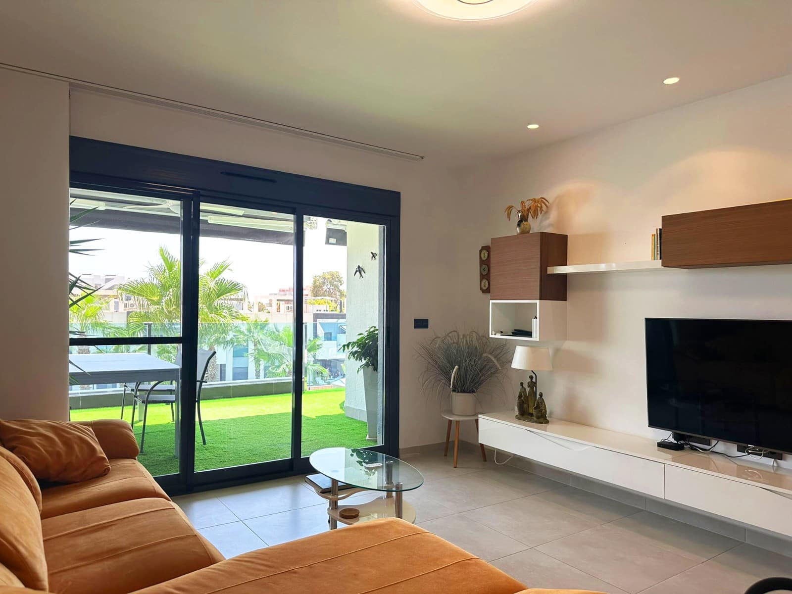 3 Zimmer Apartment zu verkaufen in El Raso mit Pool Garage - 299.000 € (Ref: 9148085)