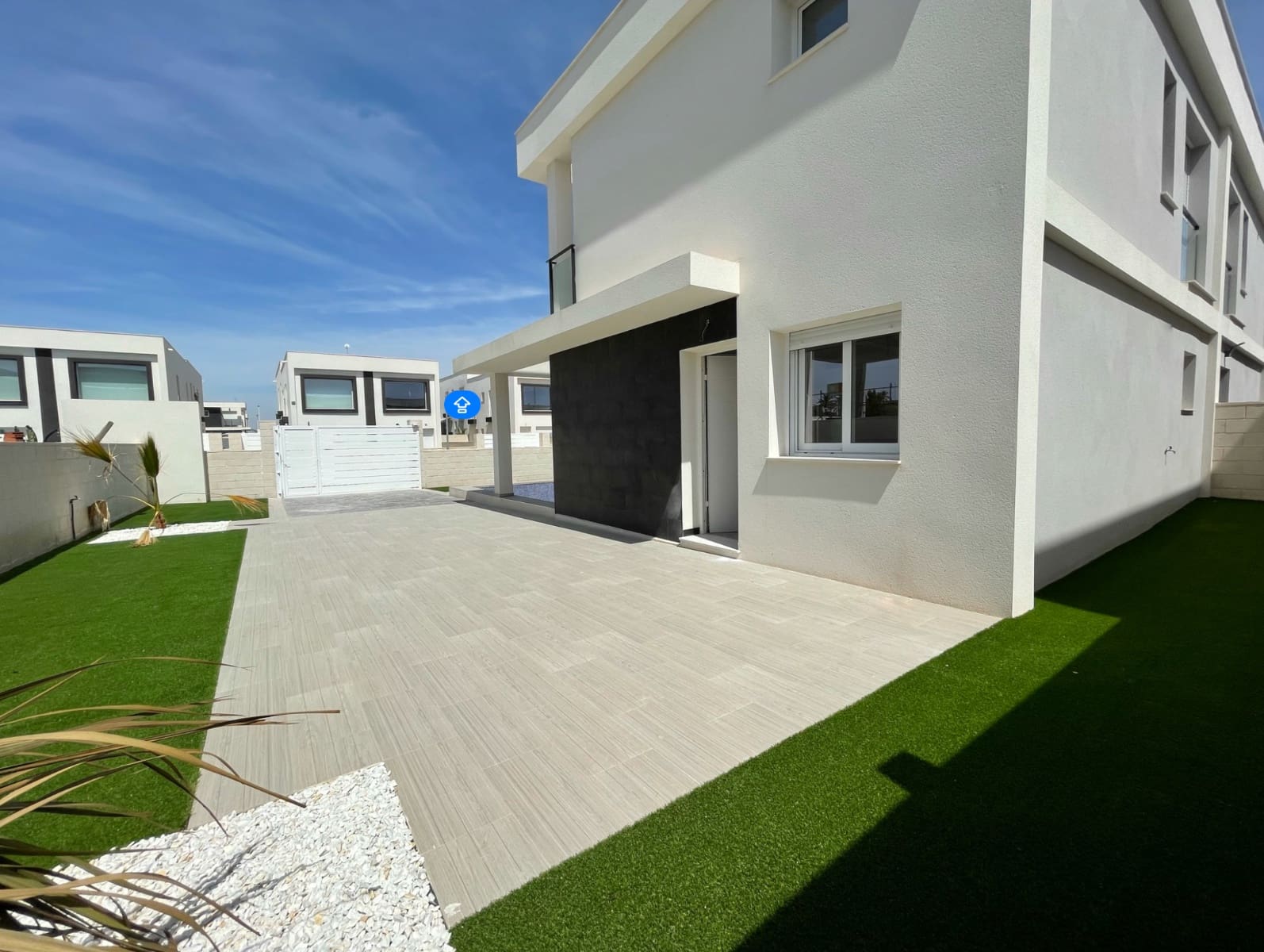 3 soveværelse Byhus til salg i Gran Alacant med swimmingpool garage - € 415.000 (Ref: 9249447)