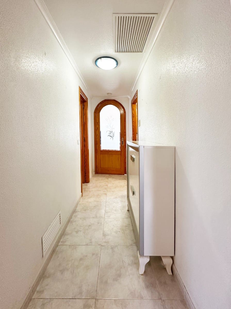 3 sypialnia Willa na sprzedaż w Playa Flamenca z basenem garażem - 420 000 € (Ref: 9282796)