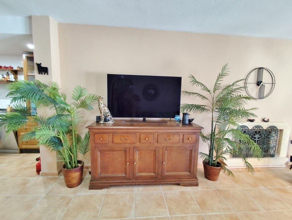 Chalet de 4 habitaciones en San Miguel de Salinas en venta con piscina garaje - 425.000 € (Ref: 9329543)