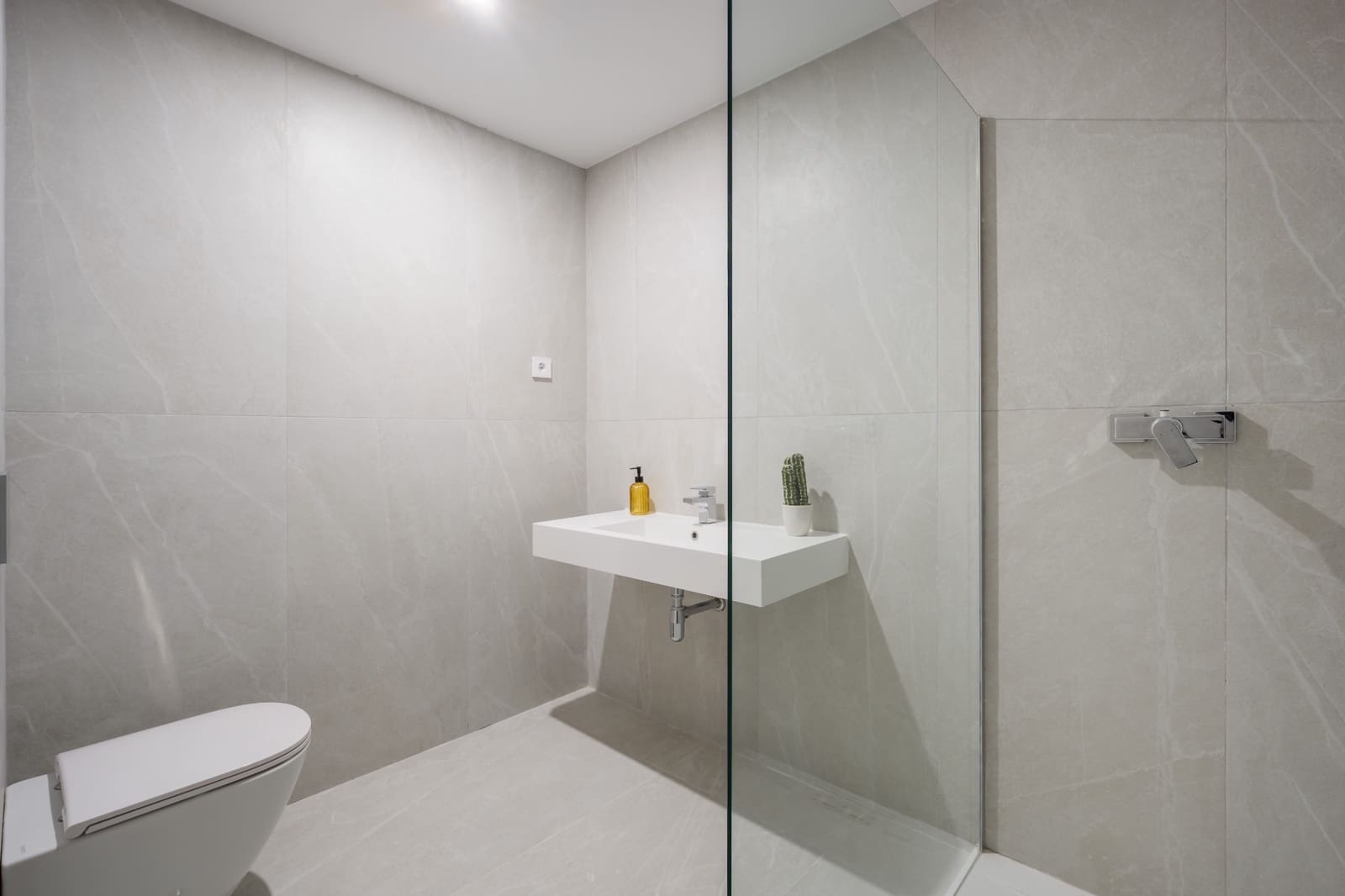 3 slaapkamer Appartement te koop in Estepona met zwembad - € 755.000 (Ref: 9650426)