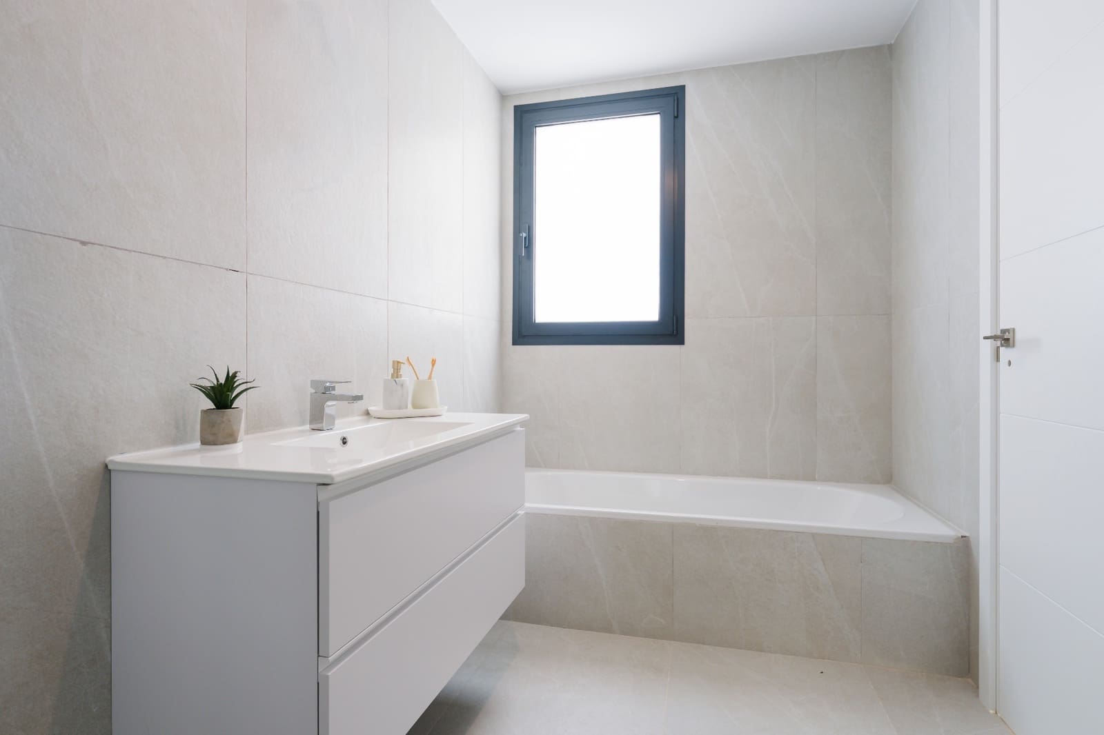 3 slaapkamer Appartement te koop in Estepona met zwembad - € 755.000 (Ref: 9650426)